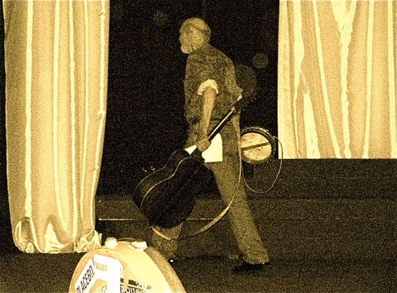 pete leaving stage